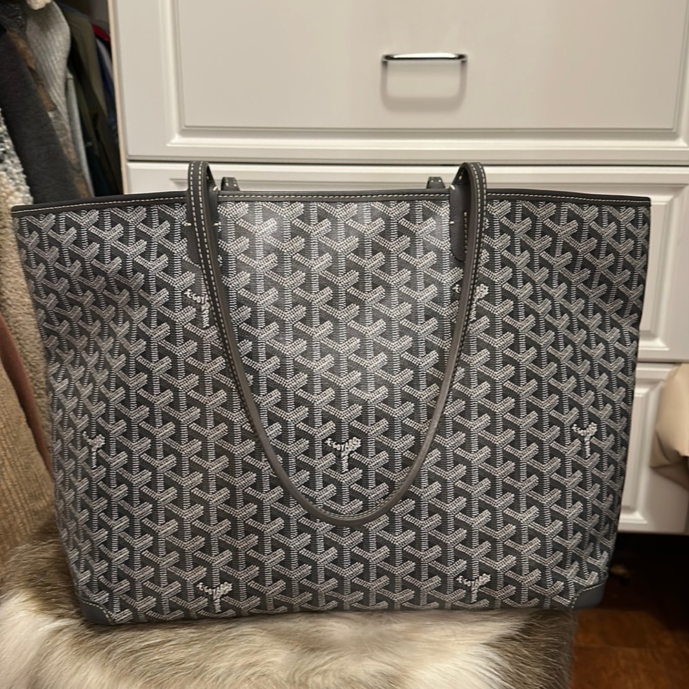 Goyard tote